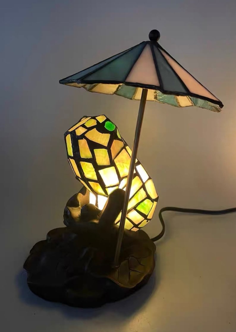 Frog Umbrella Tiffany Table Lamp, Home Decor, Handmade Antique Lighting, Animal Tiffany lamp, Garden Decor