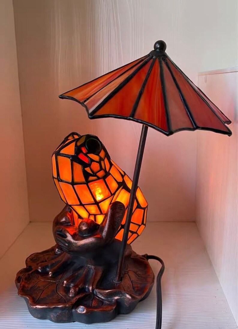 Frog Umbrella Tiffany Table Lamp, Home Decor, Handmade Antique Lighting, Animal Tiffany lamp, Garden Decor