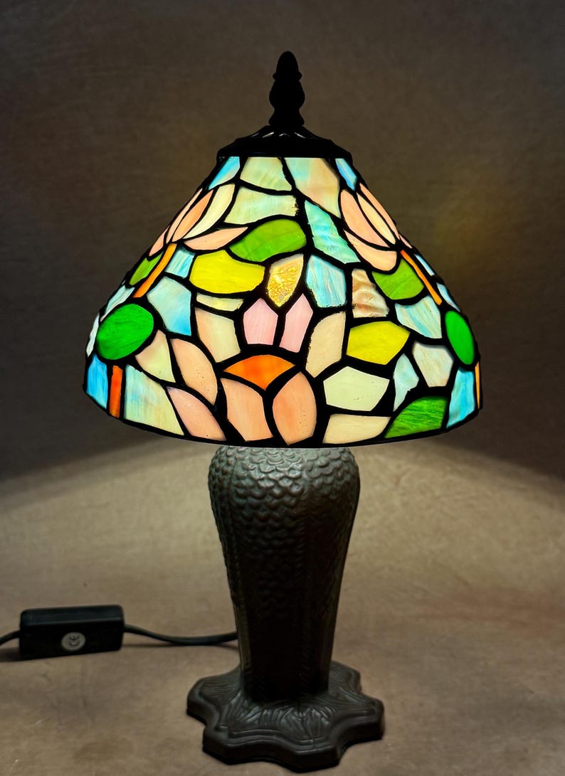 Floral Tiffany Table Lamp, Home Decor, Handmade Antique Lighting, Flower Tiffany lamp
